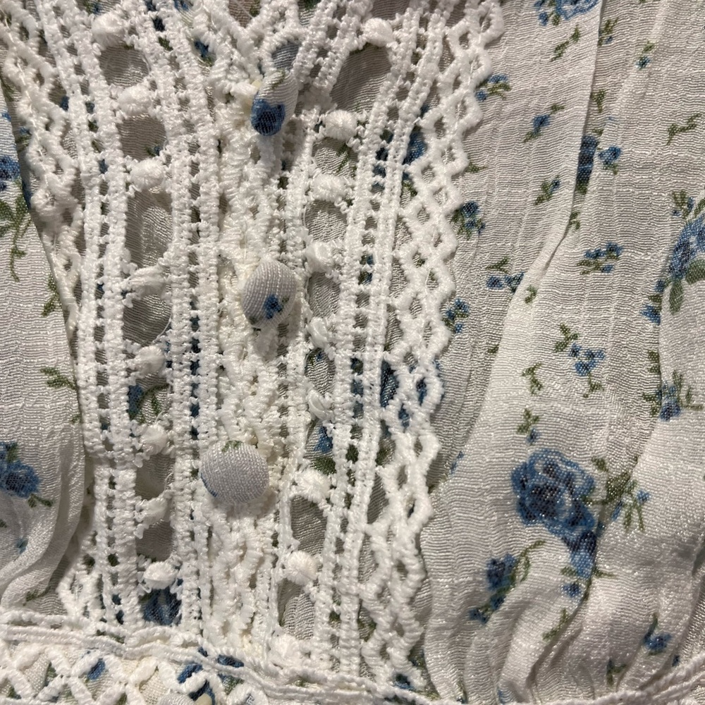 NWT Blu Pepper White Floral Women's Top - Picture 3 of 7